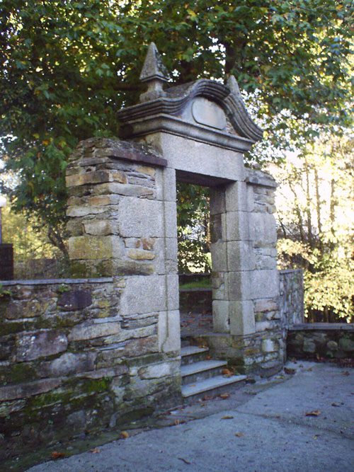 porta-cementerio-vello-agor.jpg