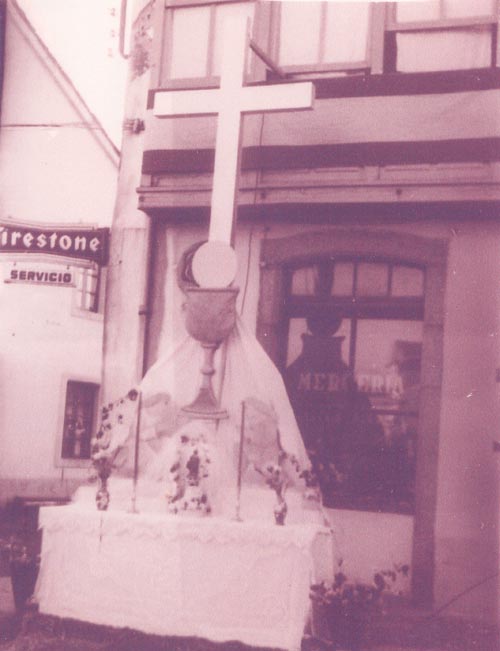 Altar-do-Corpus-na-Vila.jpg